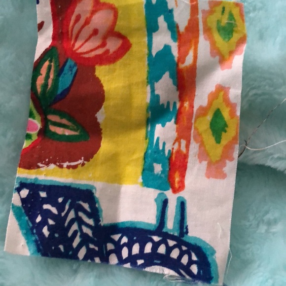 Frida Kahlo inspired fabric scraps. Sizes vary. - Picture 3 of 16